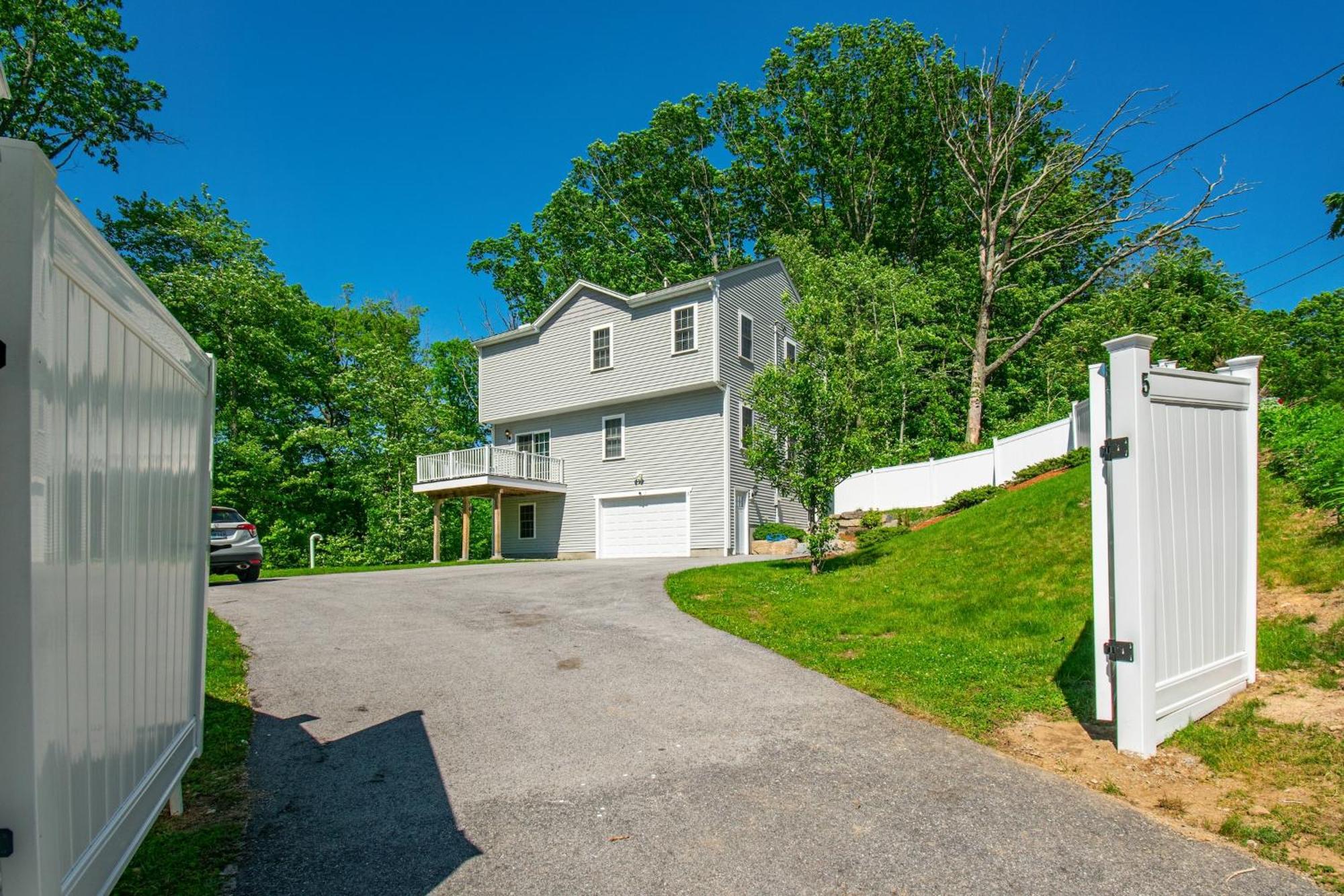 Elegant 3Br Home Near Downtown Worcester Exterior photo